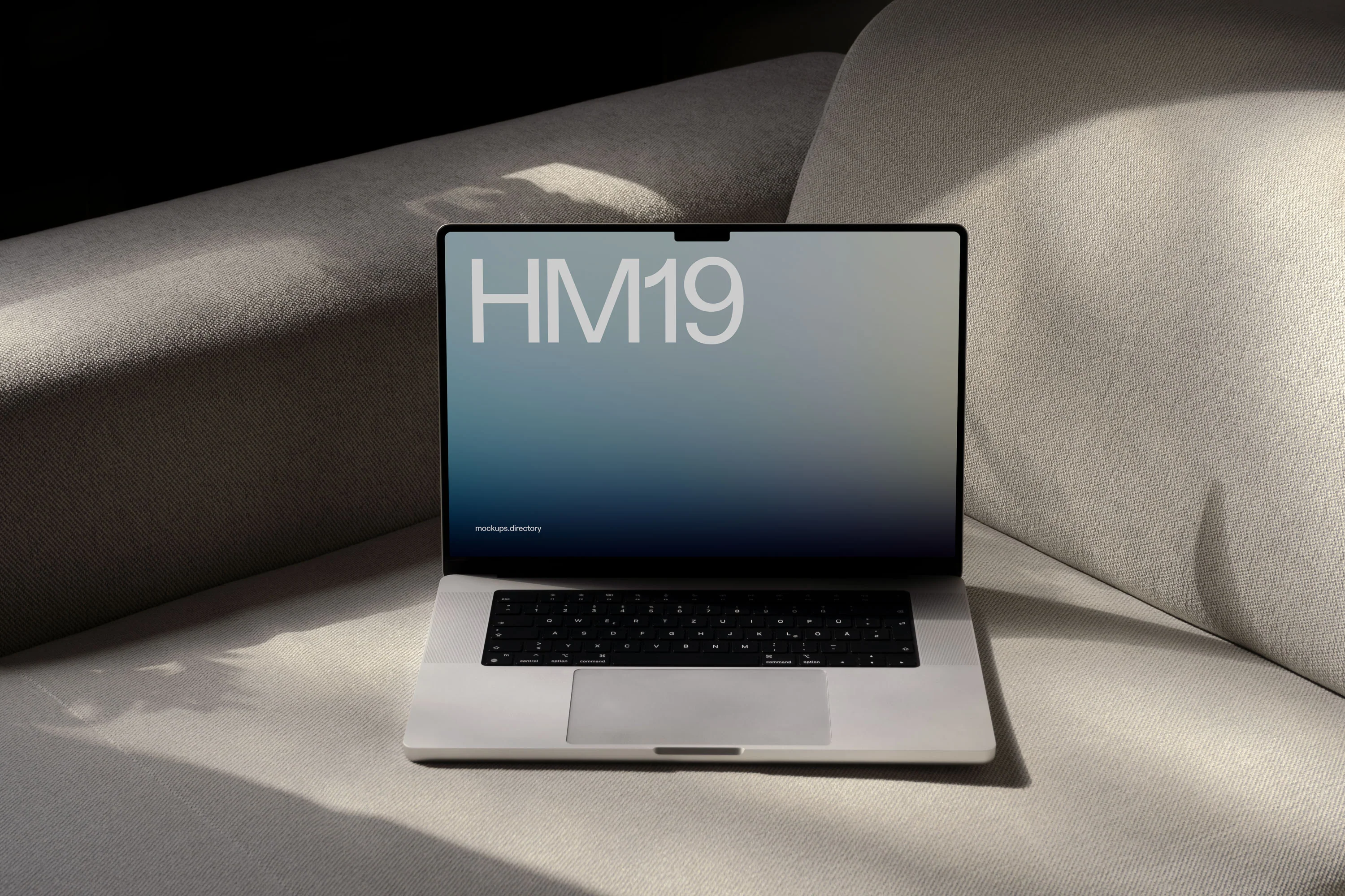 HM19 — MacBook Pro - Image 2